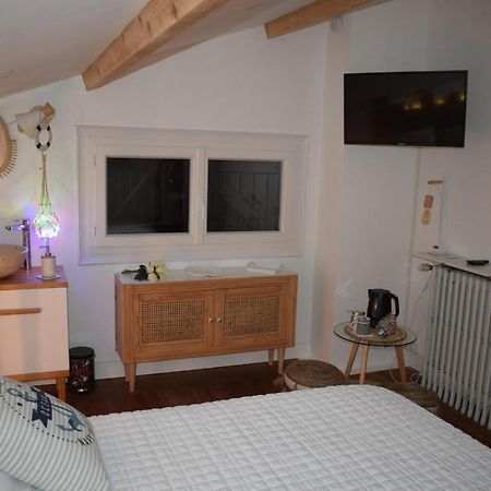 Bed and Breakfast Domaine La Tuilerie Guîtres Esterno foto