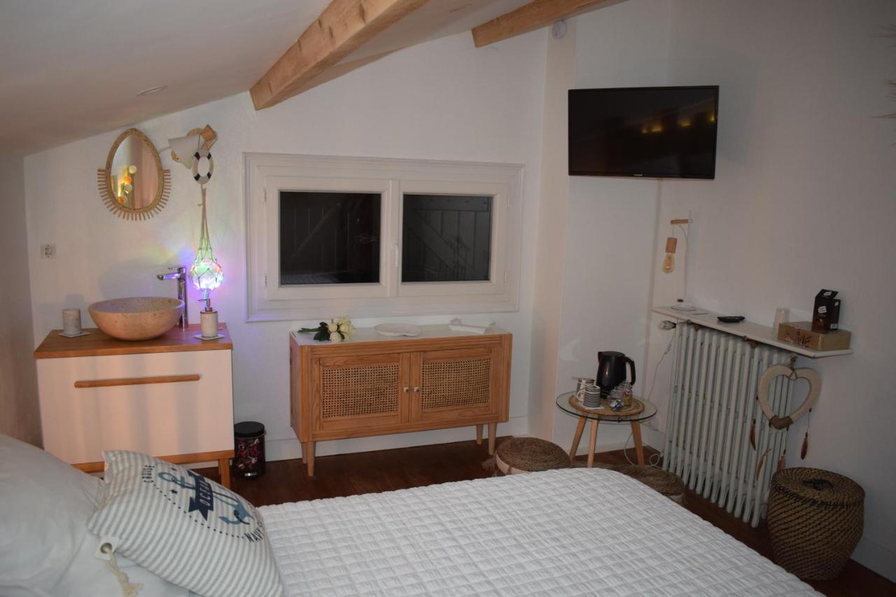Bed and Breakfast Domaine La Tuilerie Guîtres Esterno foto
